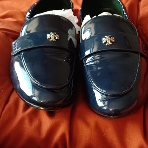 Tory Burch spongy patent leather ballet loafer in ocean blue.